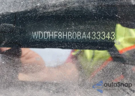 2011 Mercedes-Benz E 350 4Matic z USA, uszkodzony, nr VIN WDDHF8HB0BA433343